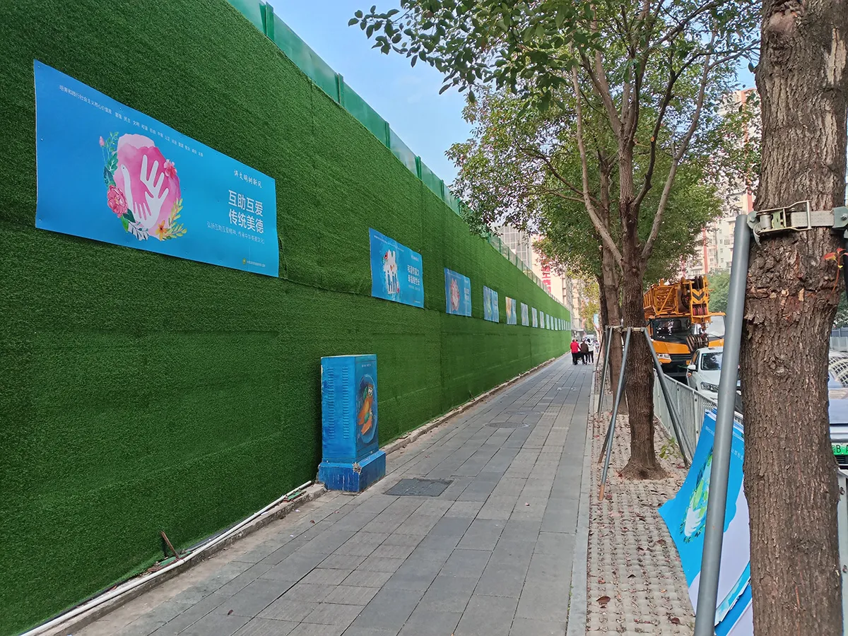 construction-site-hoarding-011