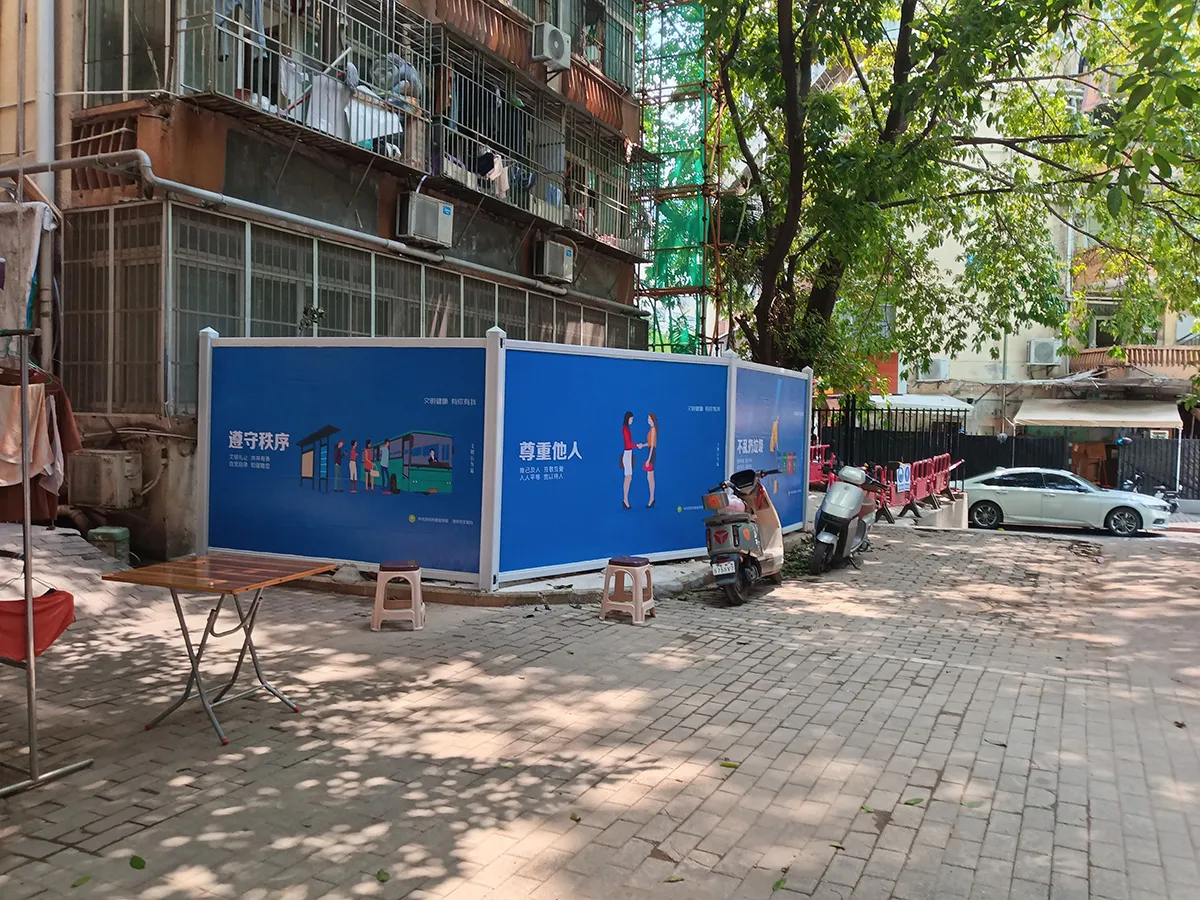 construction-site-hoarding-012